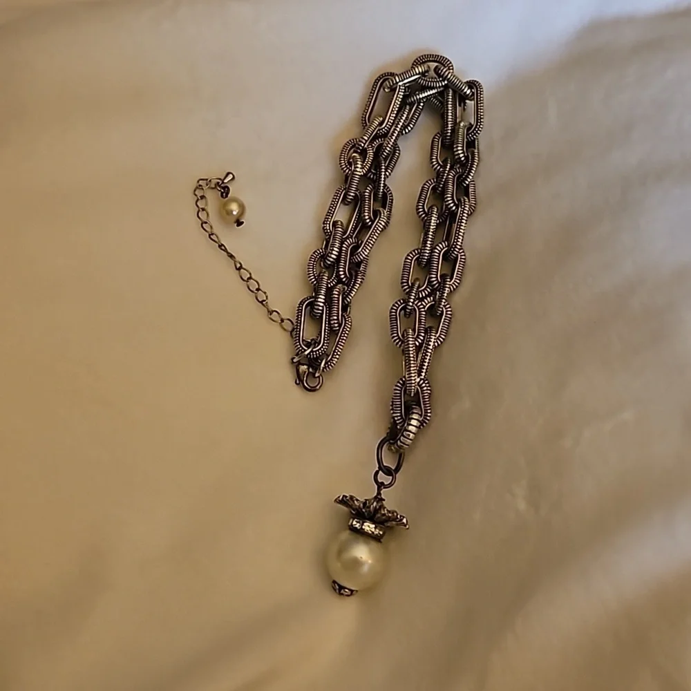 Vintage Textured Oval Link Pearl Pendant Castlecore Chain Necklace